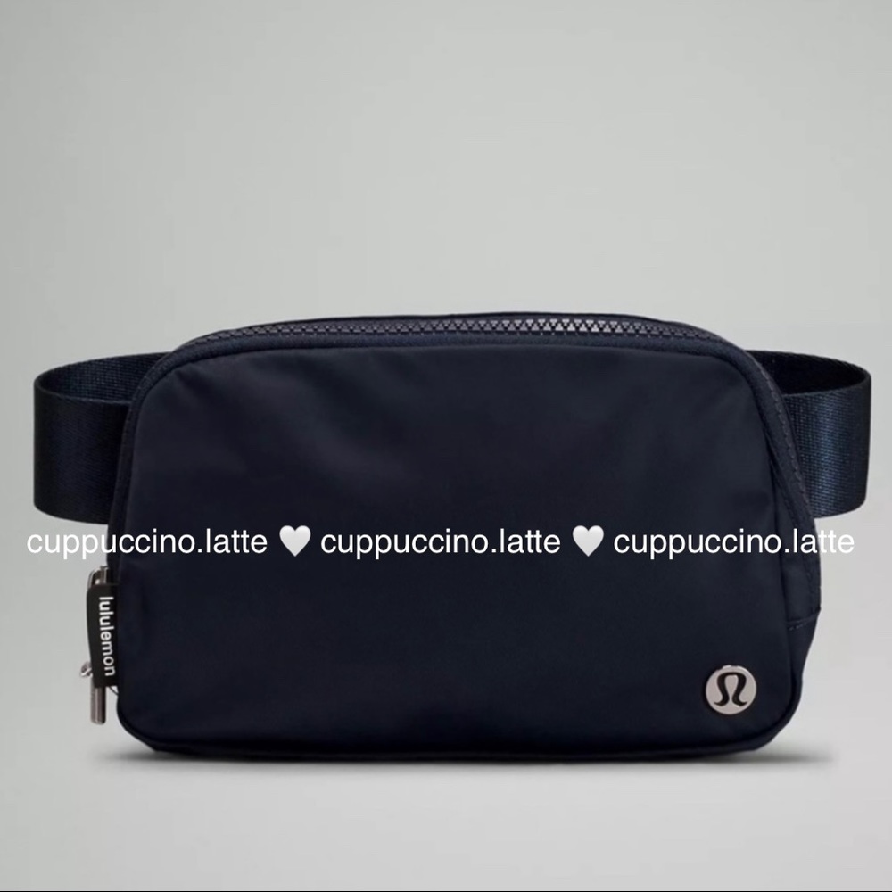 💙NWT💙Lululemon Athletica Everywhere Belt Bag in True Navy - Extended Strap
